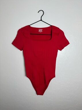 OQQ Red Short Sleeve Square Neck Bodysuit